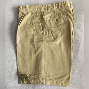 Eddie Bauer Pleated Front Khaki Men's Shorts